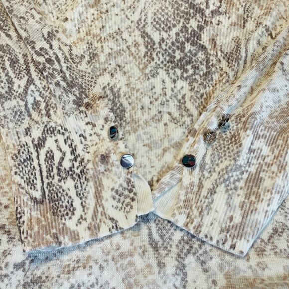 Chicos Cream Gray Snakeskin Slinky Jersey Knit 1/4 Zip Long Slv Pullover Top S - Picture 6 of 10